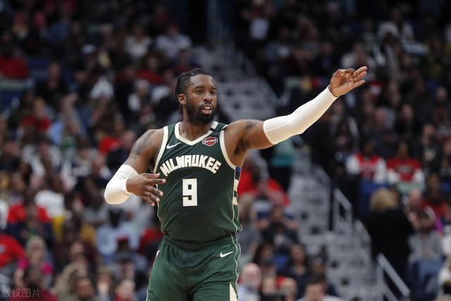 赵继伟胡明轩合计9投0中得2分 7次失误太致命