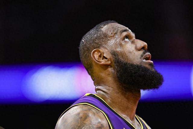 马菲奥向镜头做5比2手势 嘲讽皇马5比2不敌巴萨